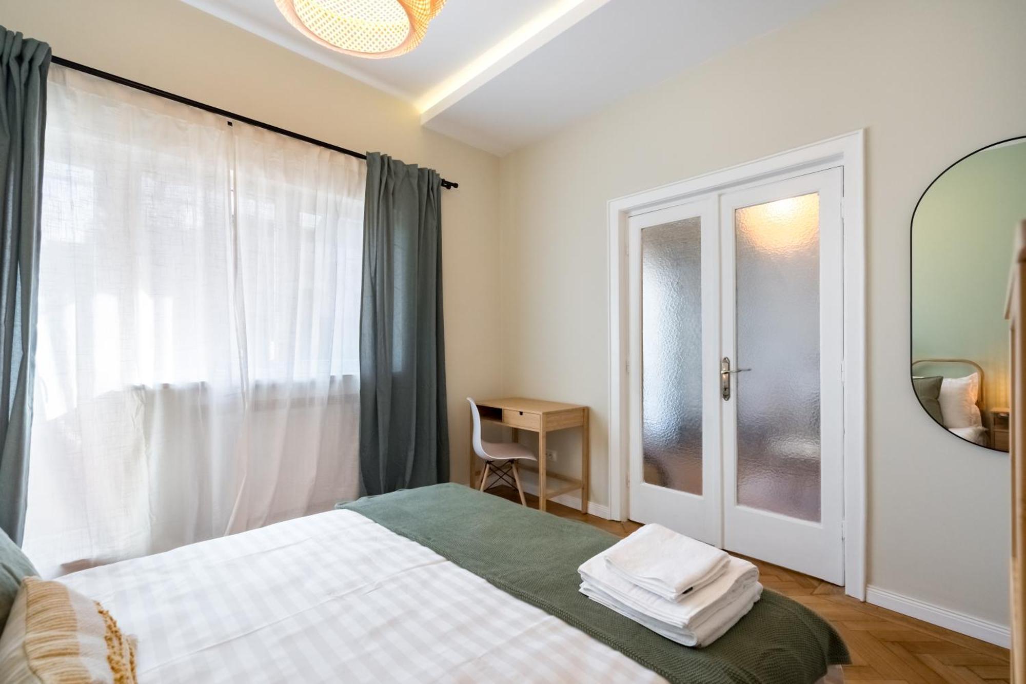 Urban Dream Studio With City Views & Comfort Bucharest Exterior photo